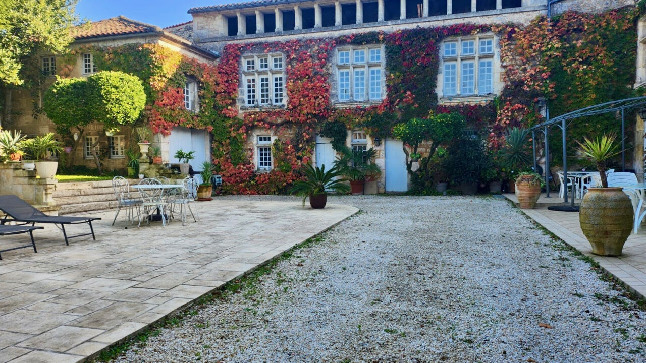 maison 12 pièces 320 m2 à vendre à Châteauneuf-sur-Charente (16120)