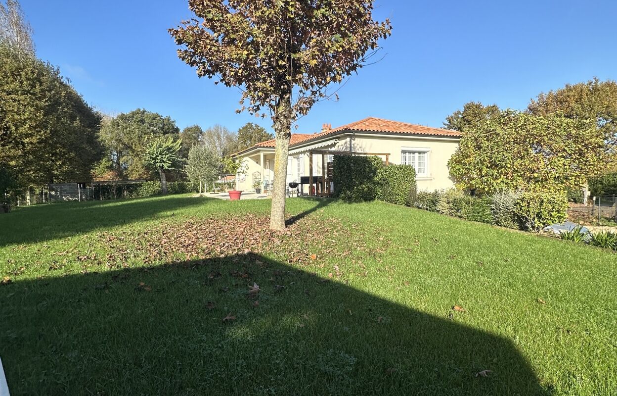 maison 7 pièces 136 m2 à vendre à Essarts-en-Bocage (85140)