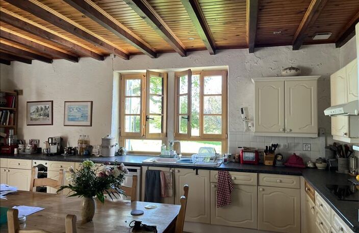 Maison en pierre de 6 pièces principales — photo 2