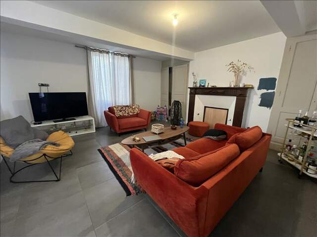 Maison en pierre de 6 pièces principales — photo du bien