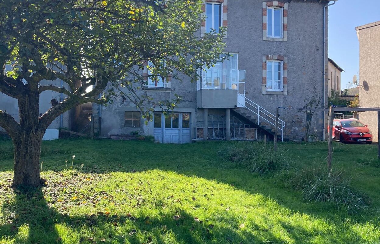 maison 5 pièces 161 m2 à vendre à Ydes (15210)