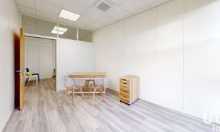 Commerce  14 m² à louer à Serris (77700)