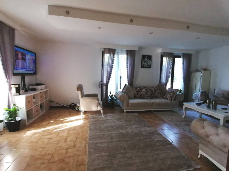 Genas, maison de 210 m2 habitable — photo 1
