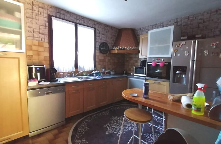 Genas, maison de 210 m2 habitable — photo 2