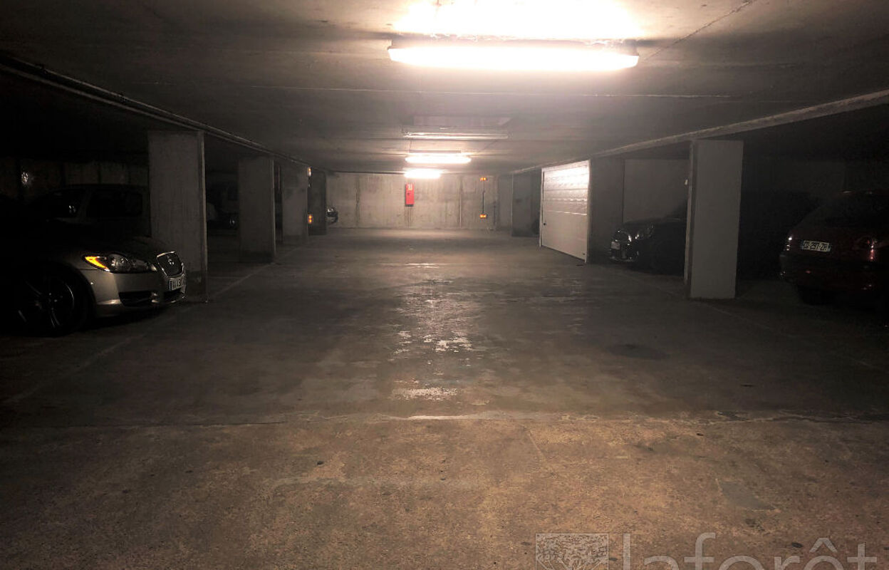 garage  pièces 11 m2 à louer à Lyon 2 (69002)