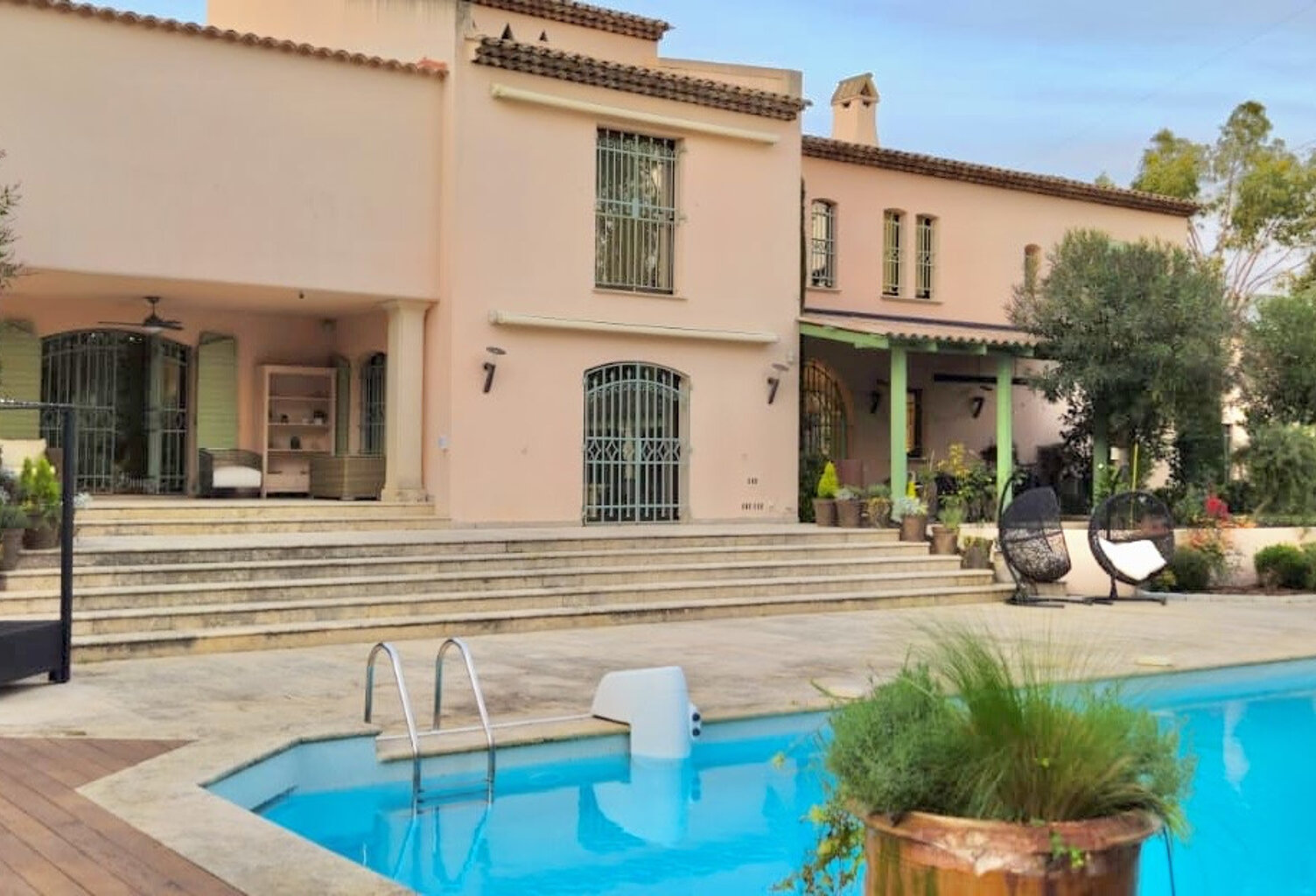 MOUGINS VIEUX VILLAGE VILLA INDIVIDUELLE T7 AU CALME 600M2 P — photo 1