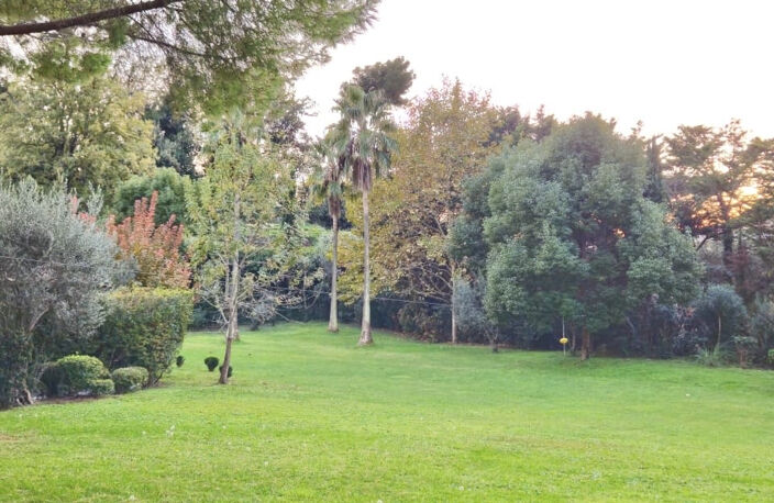 MOUGINS VIEUX VILLAGE VILLA INDIVIDUELLE T7 AU CALME 600M2 P — photo 3