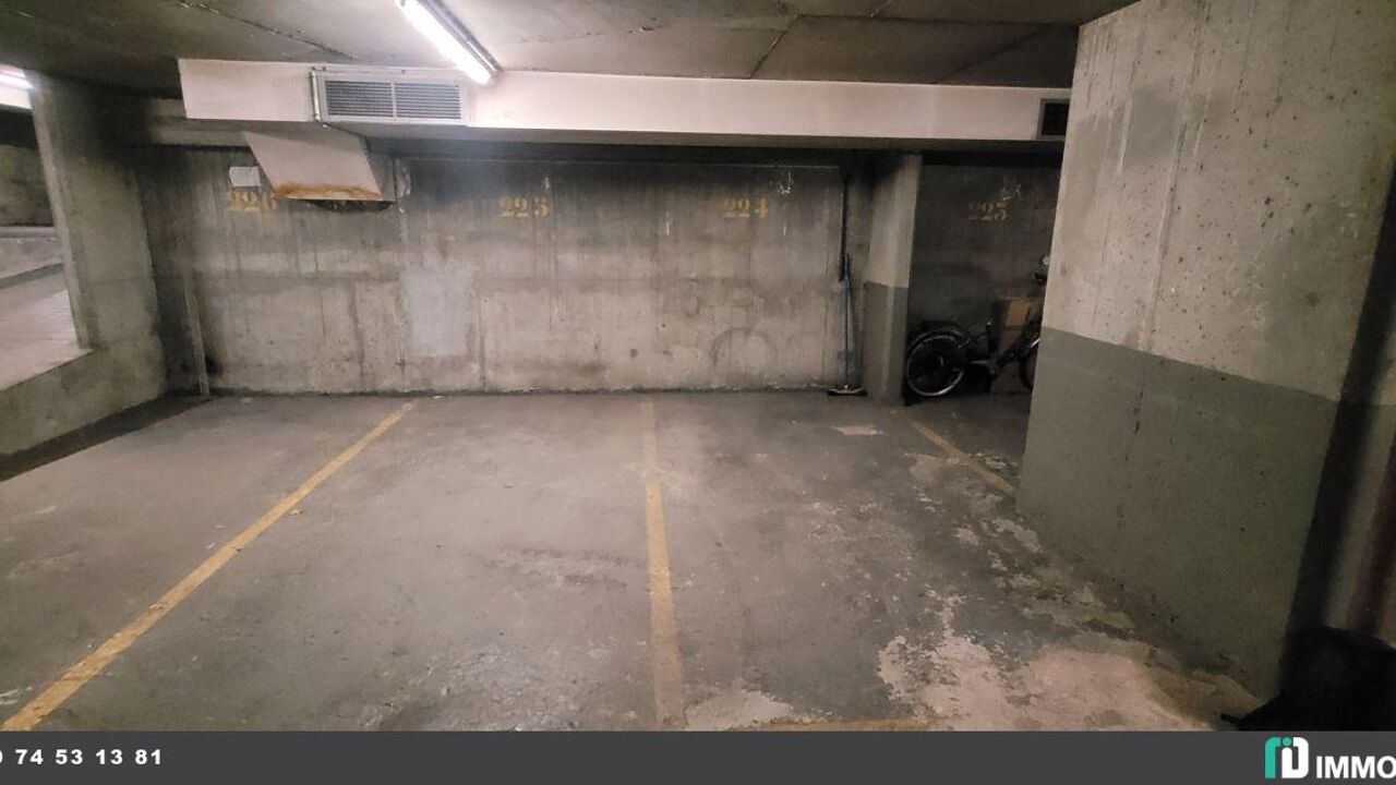 garage  pièces 17 m2 à vendre à Paris 16 (75016)