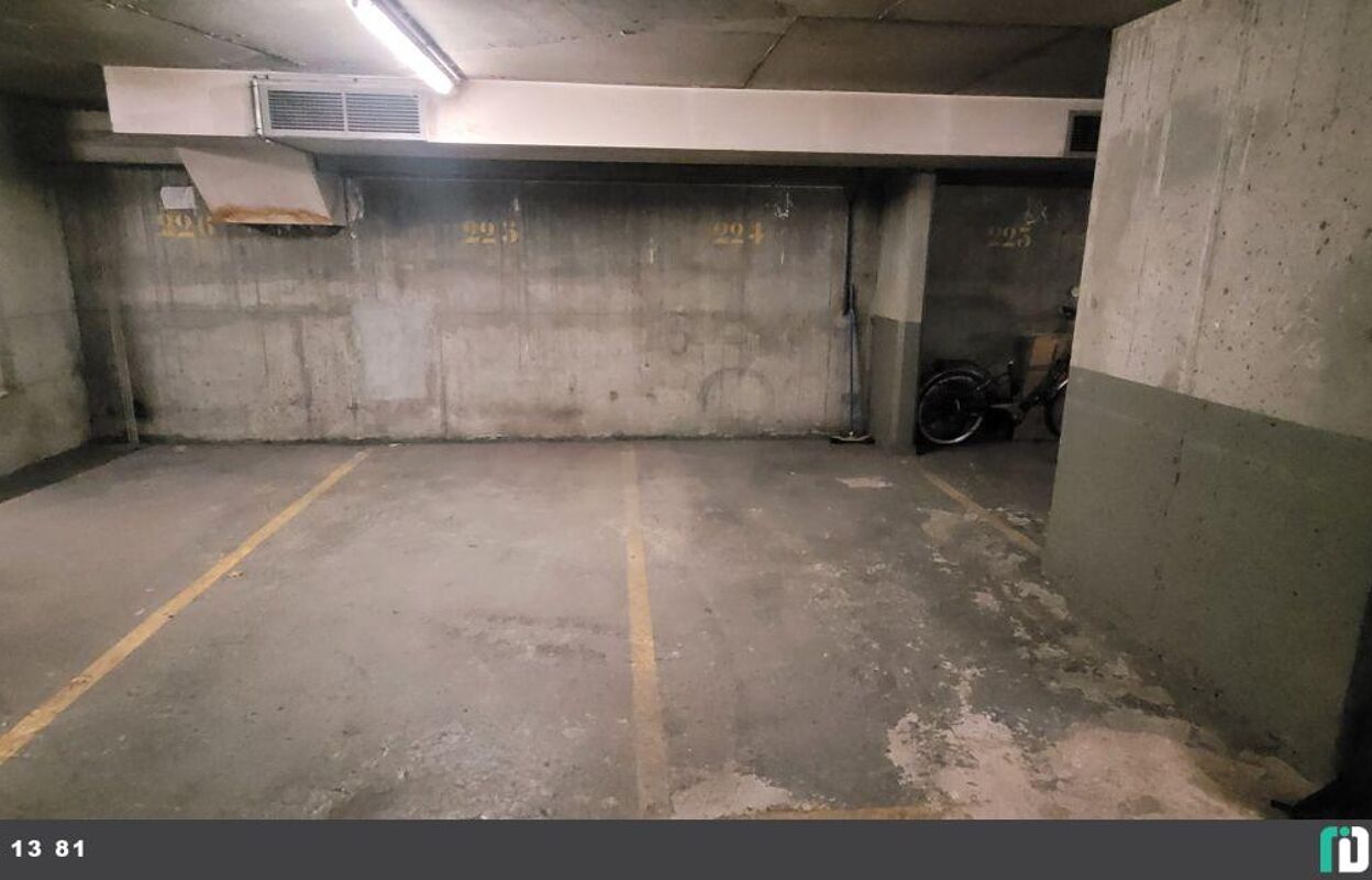 garage  pièces 17 m2 à vendre à Paris 16 (75016)