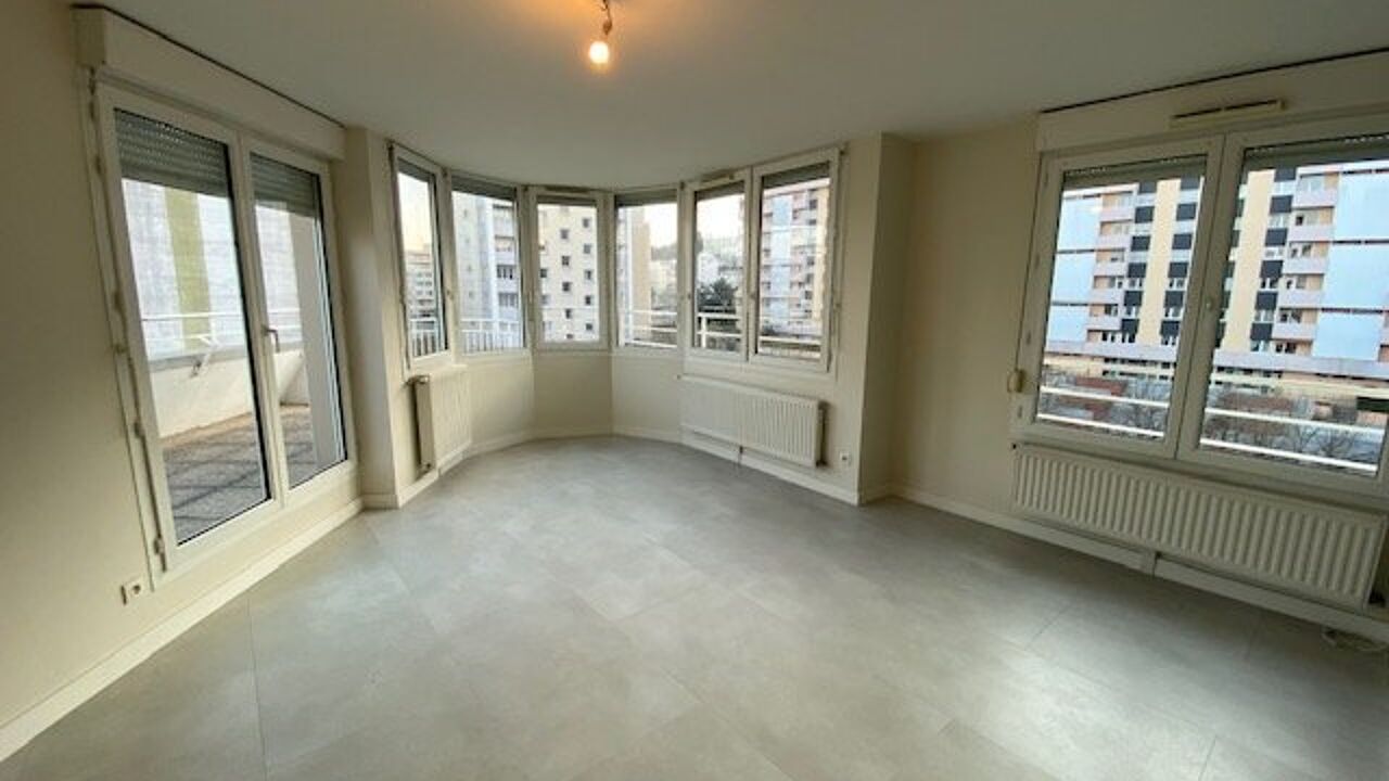 appartement 3 pièces 74 m2 à louer à Saint-Étienne (42000)