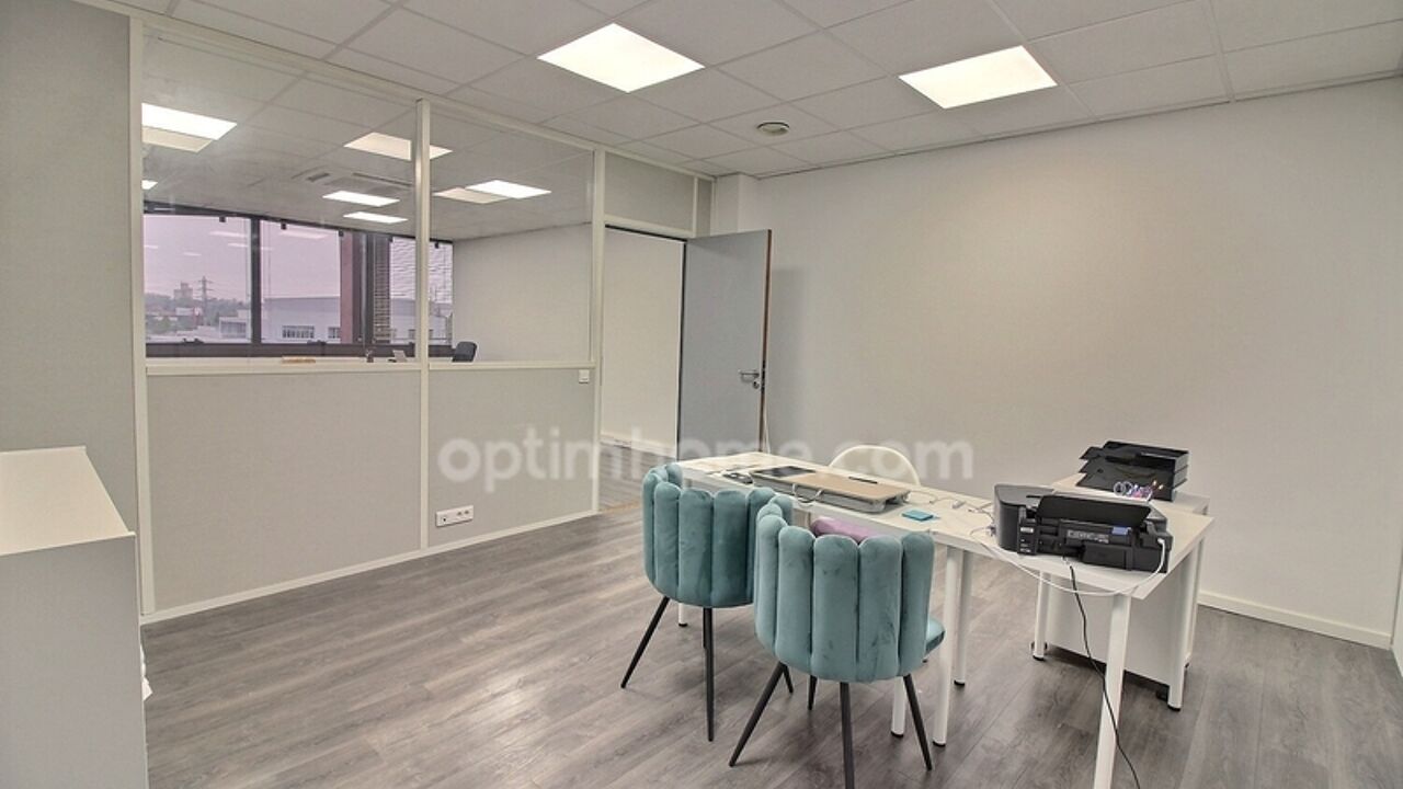 bureau 2 pièces 56 m2 à louer à Cergy (95000)