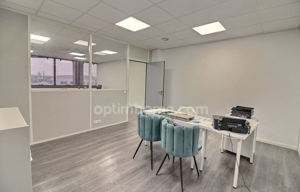 bureau 2 pièces 56 m2 à louer à Cergy (95000)