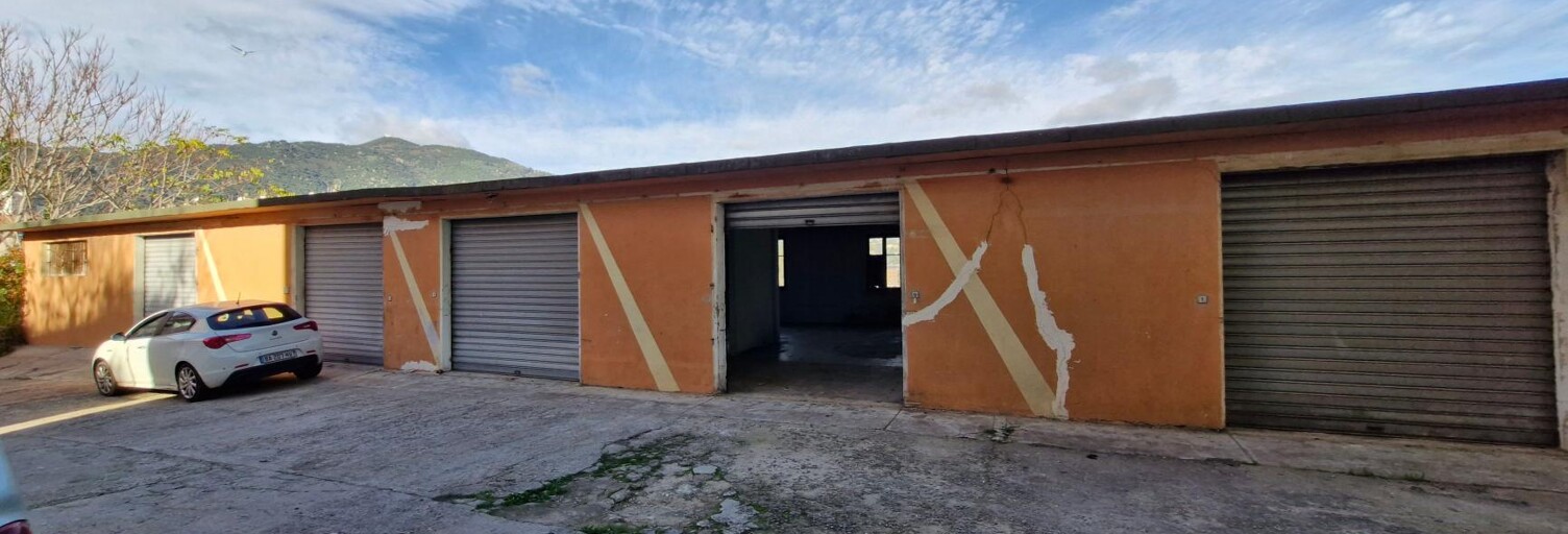 Local industriel  285 m² à louer à Ajaccio (20090)
