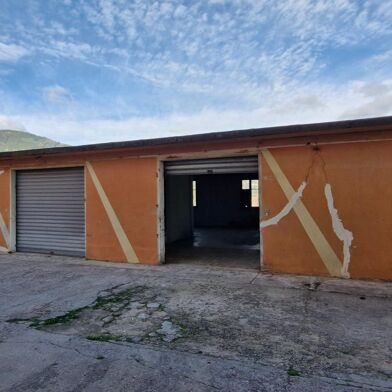 Local industriel 285 m²