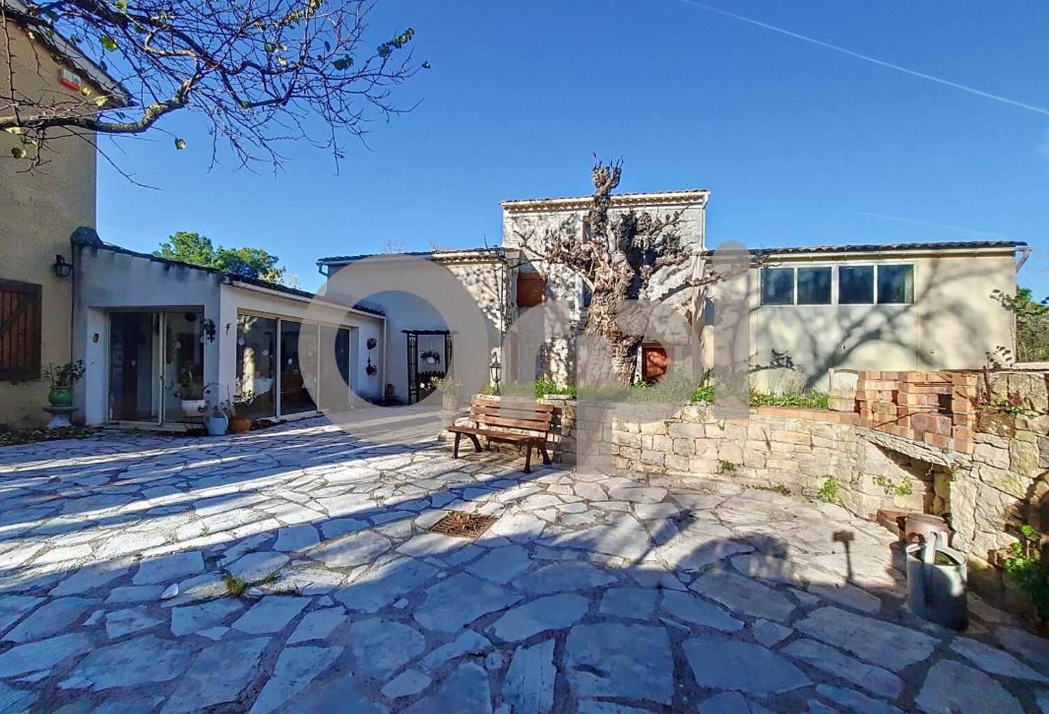 À Vendre : Ancien Corps de Ferme avec Fort Potentiel avec piscine, terrain de tennis et Dépendances et Terrain de 1,5 Hectare — photo 1