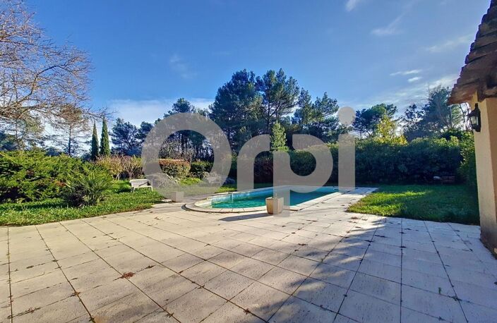 À Vendre : Ancien Corps de Ferme avec Fort Potentiel avec piscine, terrain de tennis et Dépendances et Terrain de 1,5 Hectare — photo 2