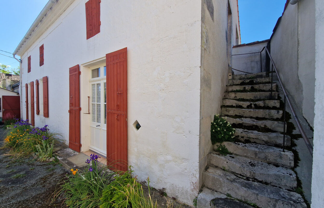 maison 5 pièces 148 m2 à vendre à Tonnay-Boutonne (17380)