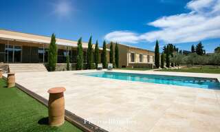 Maison 8 Pièces 267 m² à vendre à Uzès (30700)