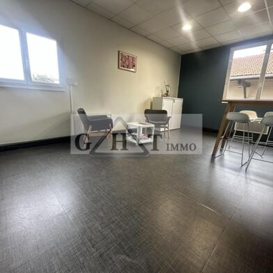 Local industriel  4990 €