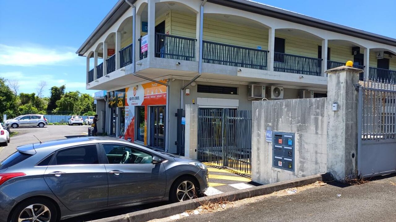 bureau  pièces 45 m2 à louer à Saint-André (97440)