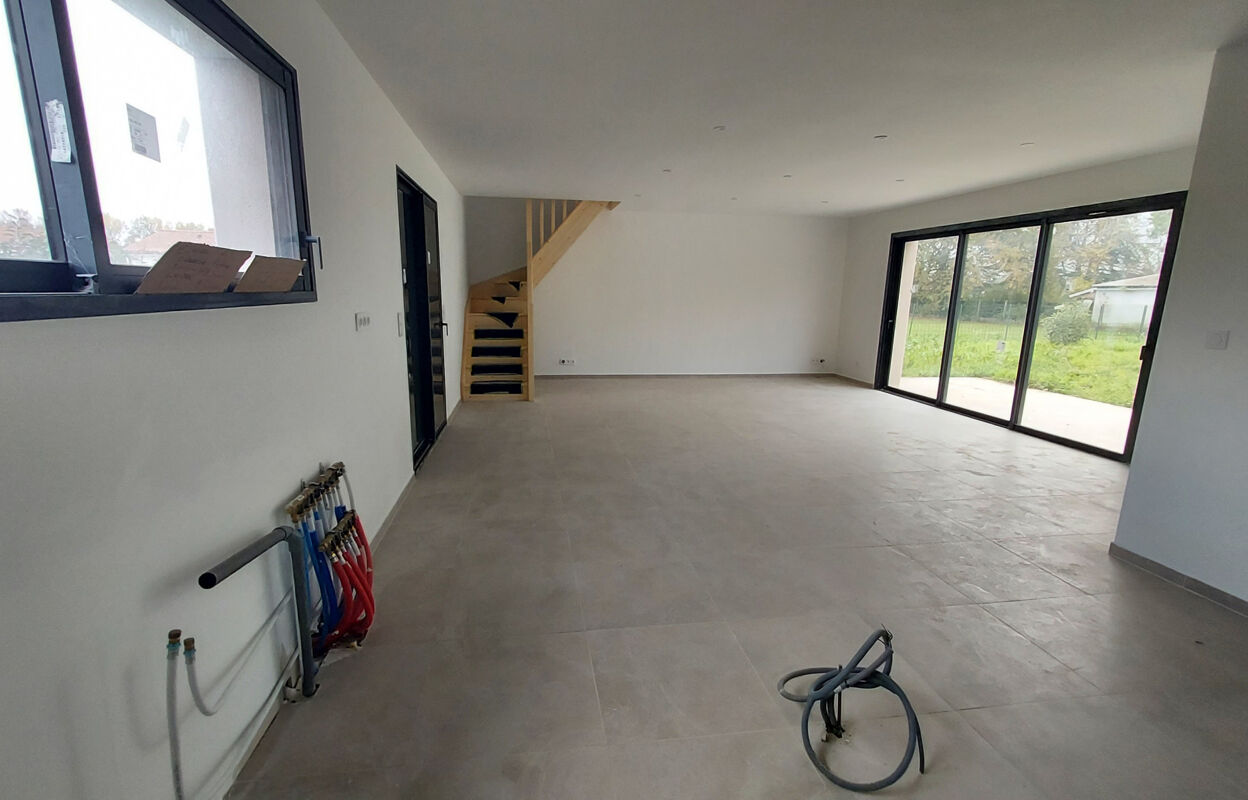 maison 4 pièces 1430 m2 à vendre à Auterive (31190)