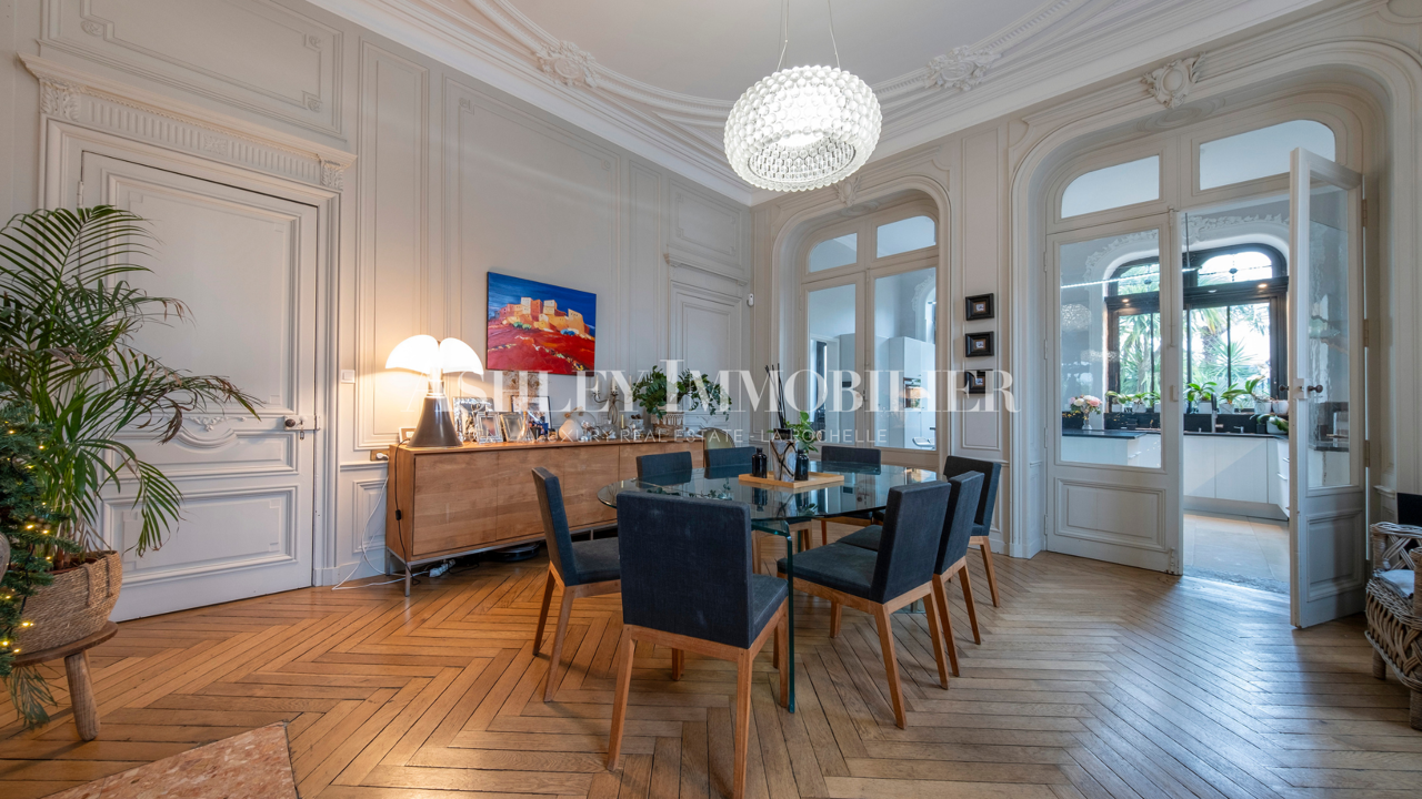 maison 10 pièces 368 m2 à vendre à La Rochelle (17000)