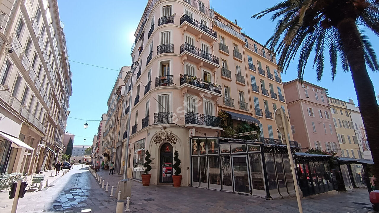 immeuble  pièces 380 m2 à vendre à Toulon (83000)