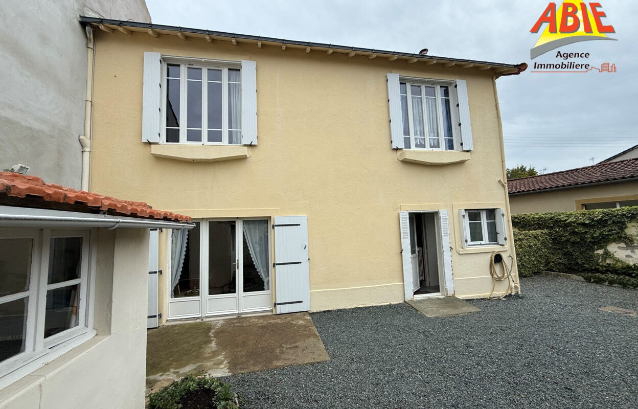 maison 5 pièces 130 m2 à vendre à Fontenay-le-Comte (85200)