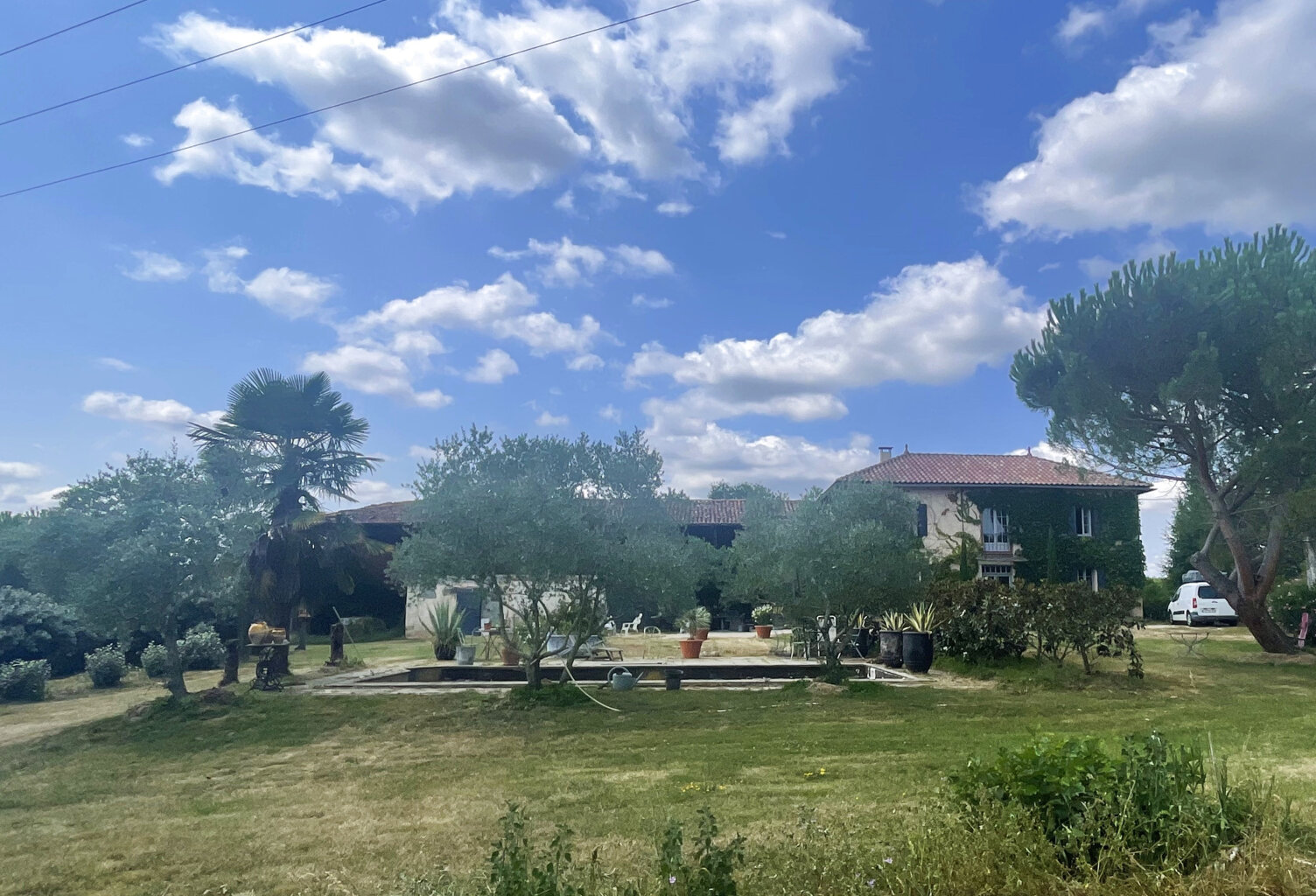 Belle maison de campagne avec 11ha de prairie, parc et verge — photo 1