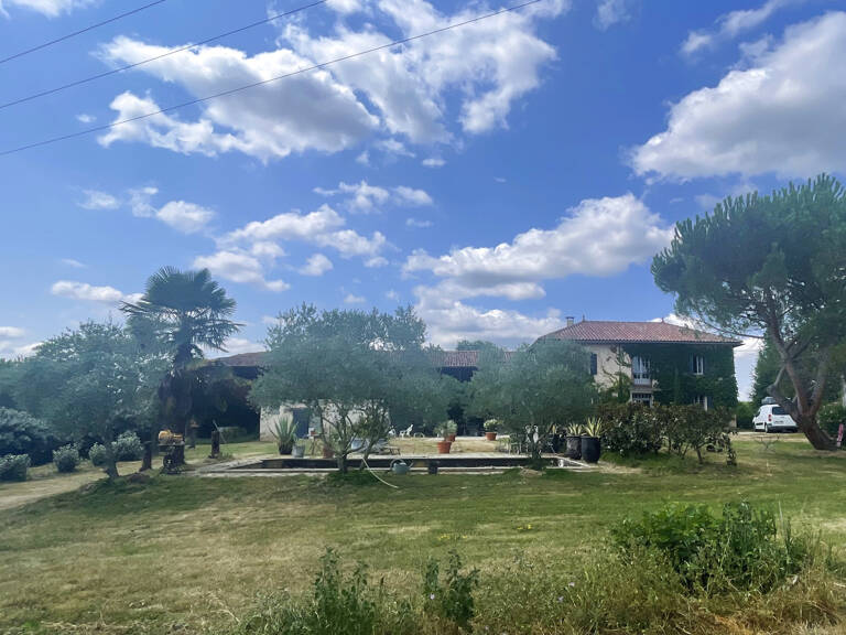 Belle maison de campagne avec 11ha de prairie, parc et verge — photo 1