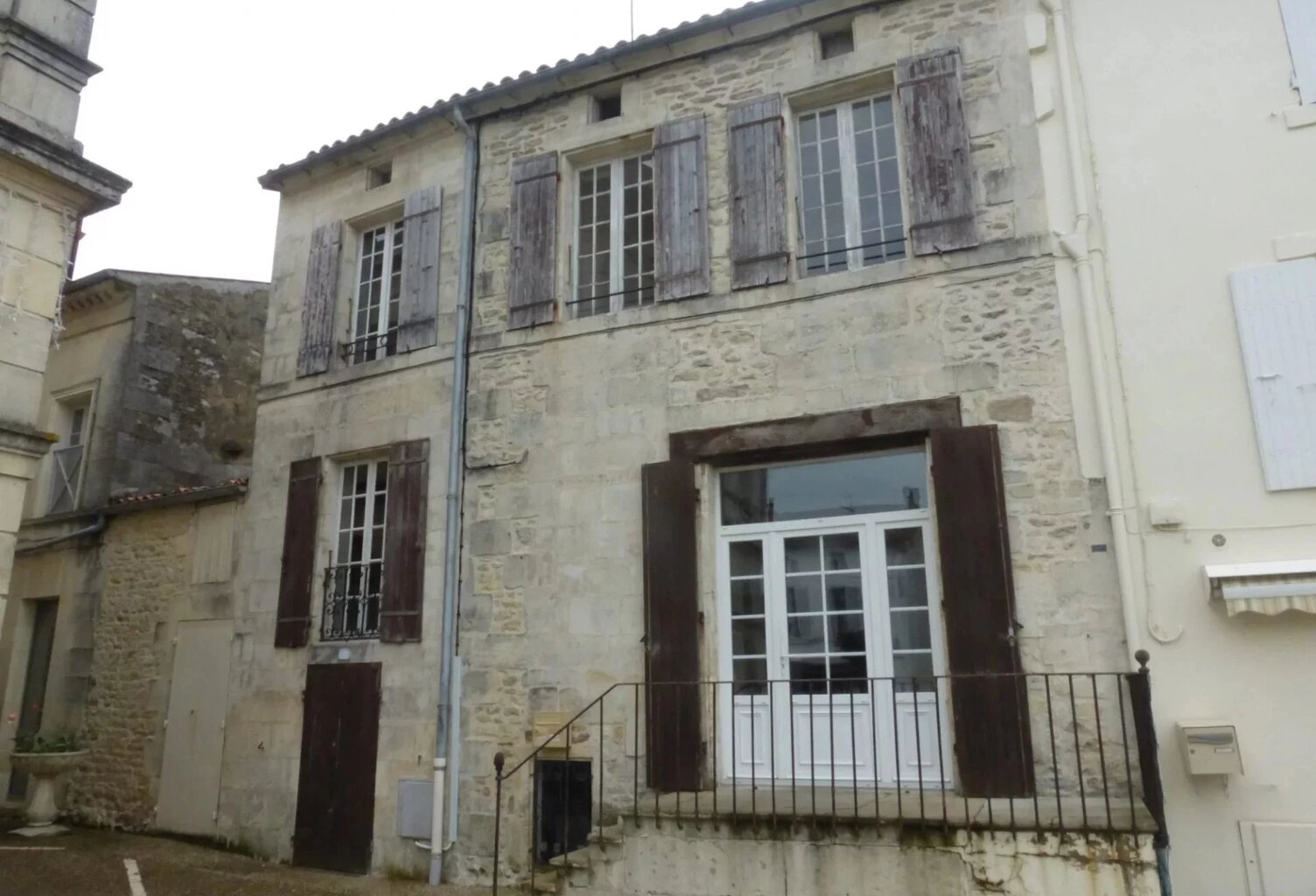 Centre du village village tous commerces — photo 1