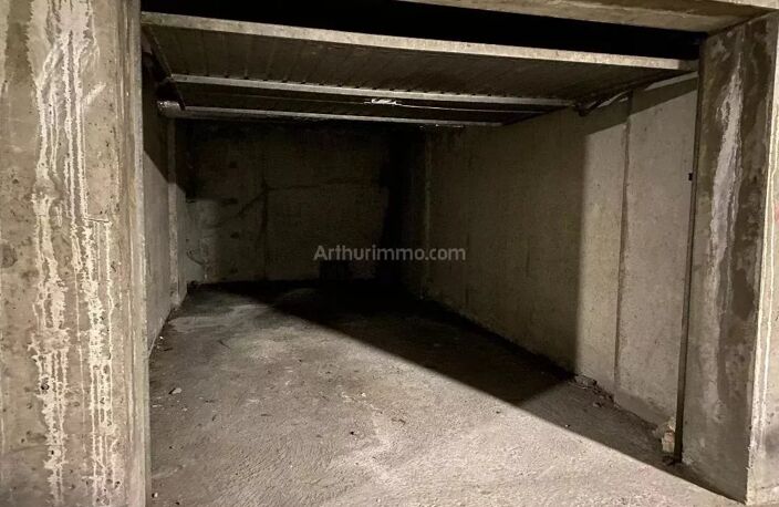 GRENOBLE, Garage dans copropriété sécurisé. — photo 3