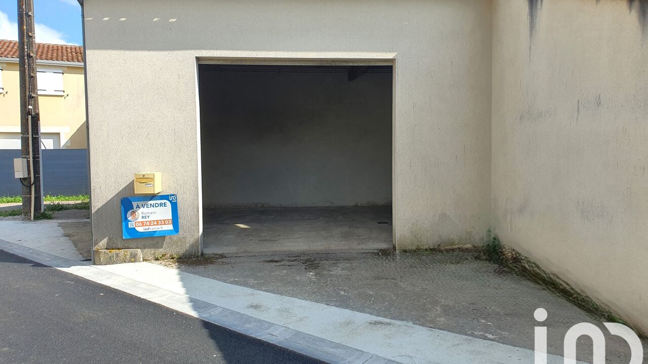 garage  pièces 60 m2 à vendre à Brie (16590)