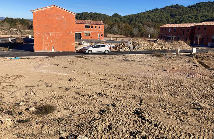 LE PUY STE REPARADE, TERRAIN DE 578 m² CONSTRUCTIBLE. — photo 2