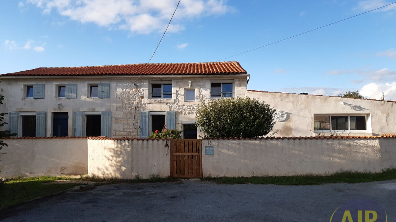 maison 6 pièces 158 m2 à louer à Saintes (17100)