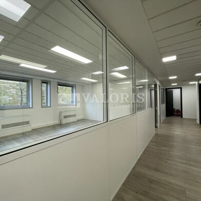 Bureau 230 m²