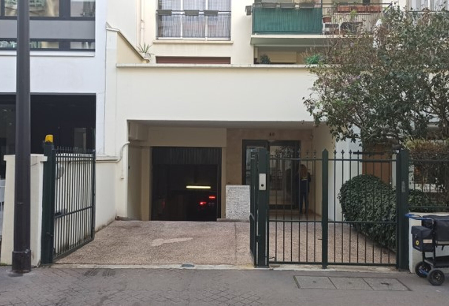 Parking  80 Rue Blomet — photo 1