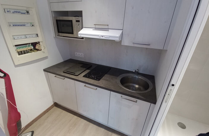 LA BRUYERE : LOCAL COMMERCIAL DE 20.44 M2 — photo 4