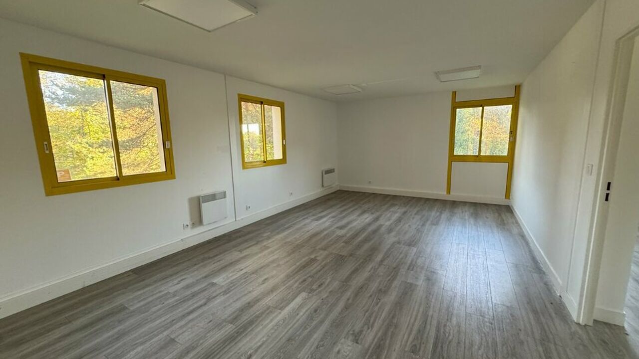 bureau  pièces 206 m2 à louer à Chambray-Lès-Tours (37170)