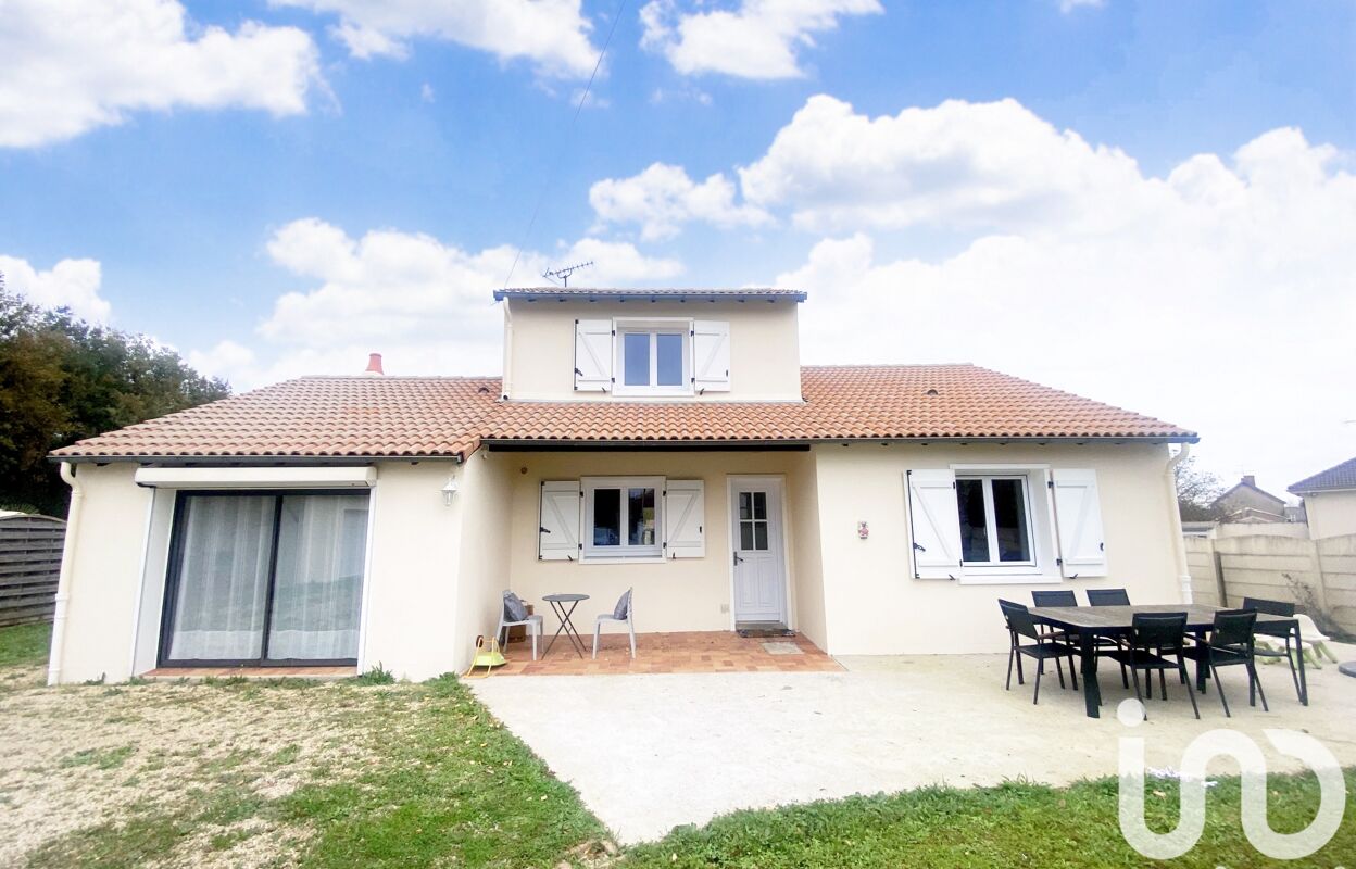 maison 6 pièces 145 m2 à vendre à Saint-Martin-la-Pallu (86380)