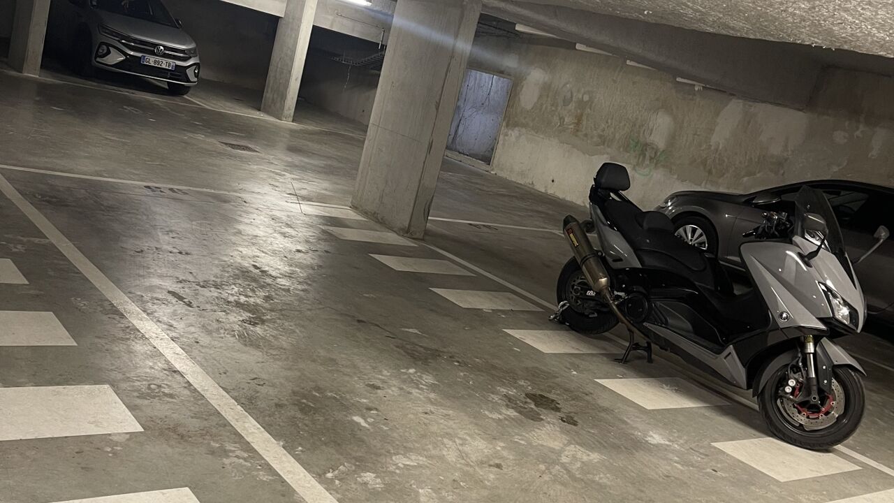 garage  pièces 17 m2 à vendre à Cergy (95000)