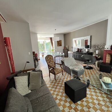 Maison 8 pièces 272 m²