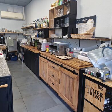 Commerce  164400 €