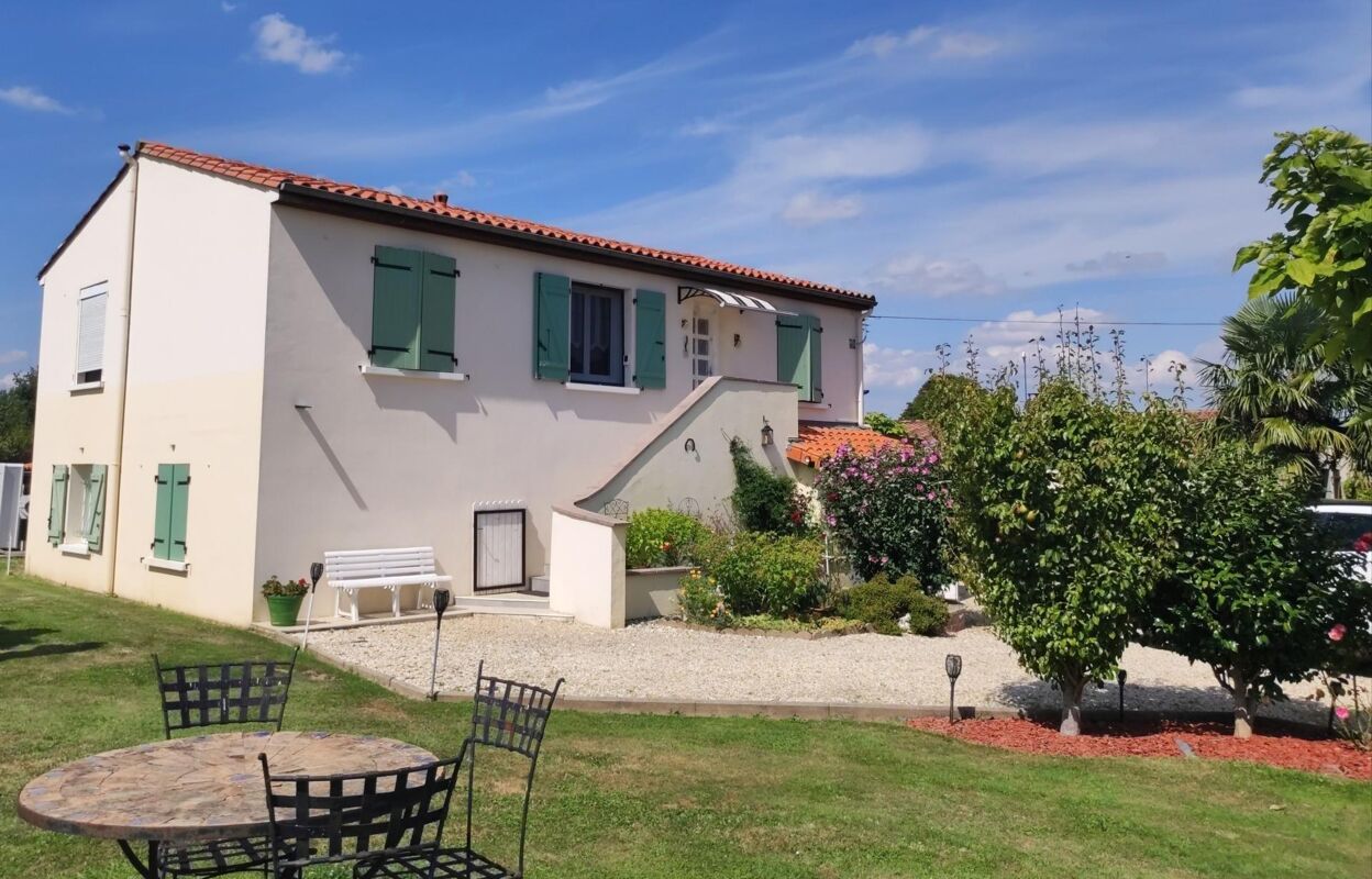 maison 5 pièces 135 m2 à vendre à Jonzac (17500)