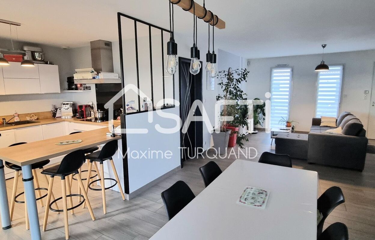 maison 5 pièces 104 m2 à vendre à La Châtaigneraie (85120)