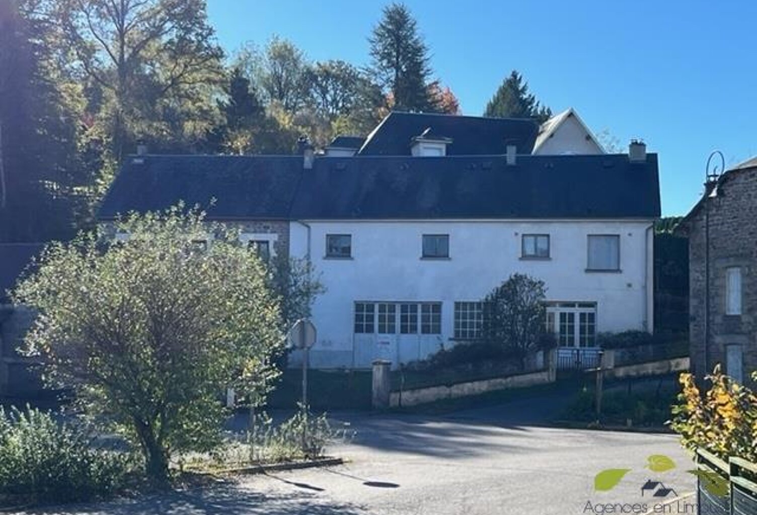 CORREZE — photo 1