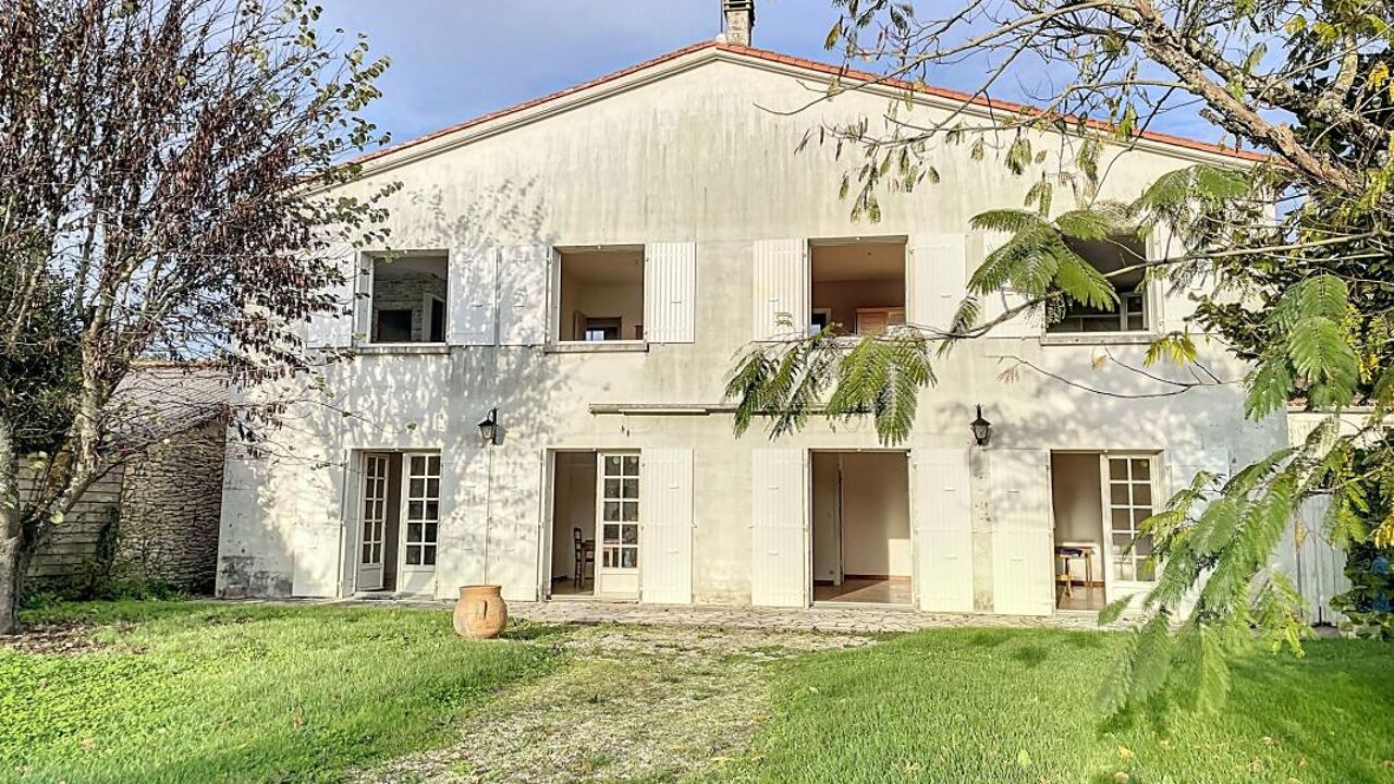 maison 6 pièces 156 m2 à vendre à Anais (17540)