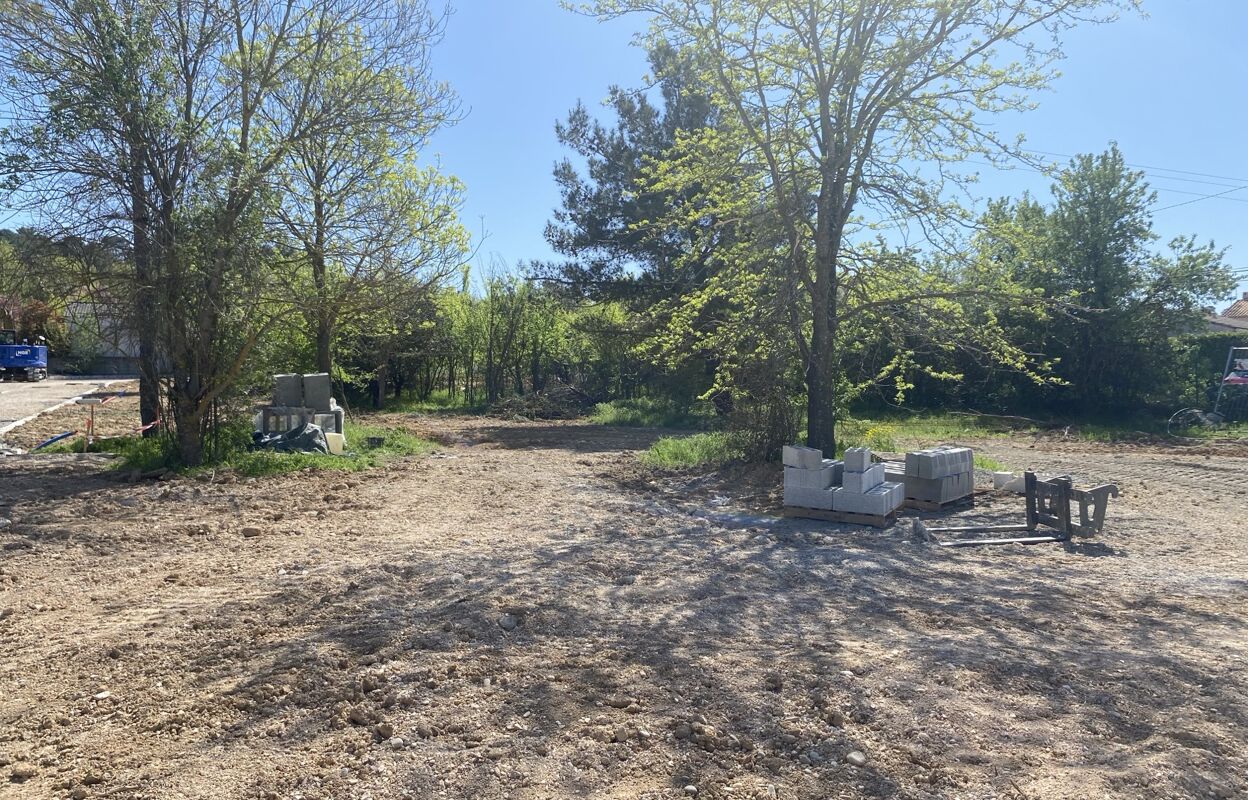 terrain 465 m2 à construire à Le Puy-Sainte-Réparade (13610)