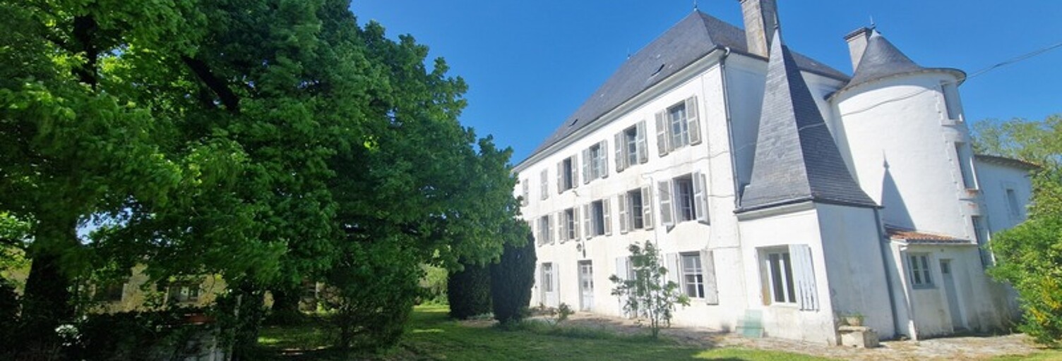 Commerce 15 Pièces 373 m² à vendre à Ruffec (16700)