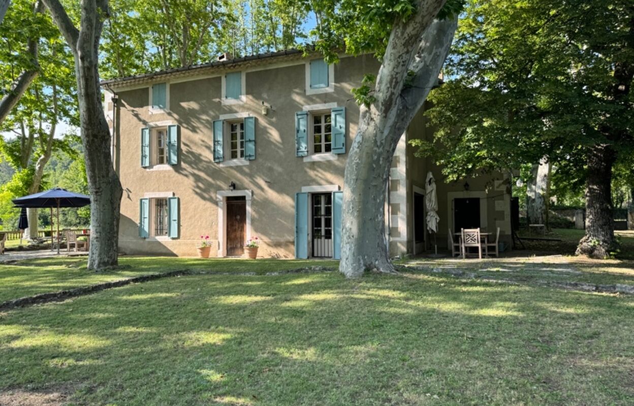 maison 11 pièces 350 m2 à vendre à Saint-Martin-de-Castillon (84750)